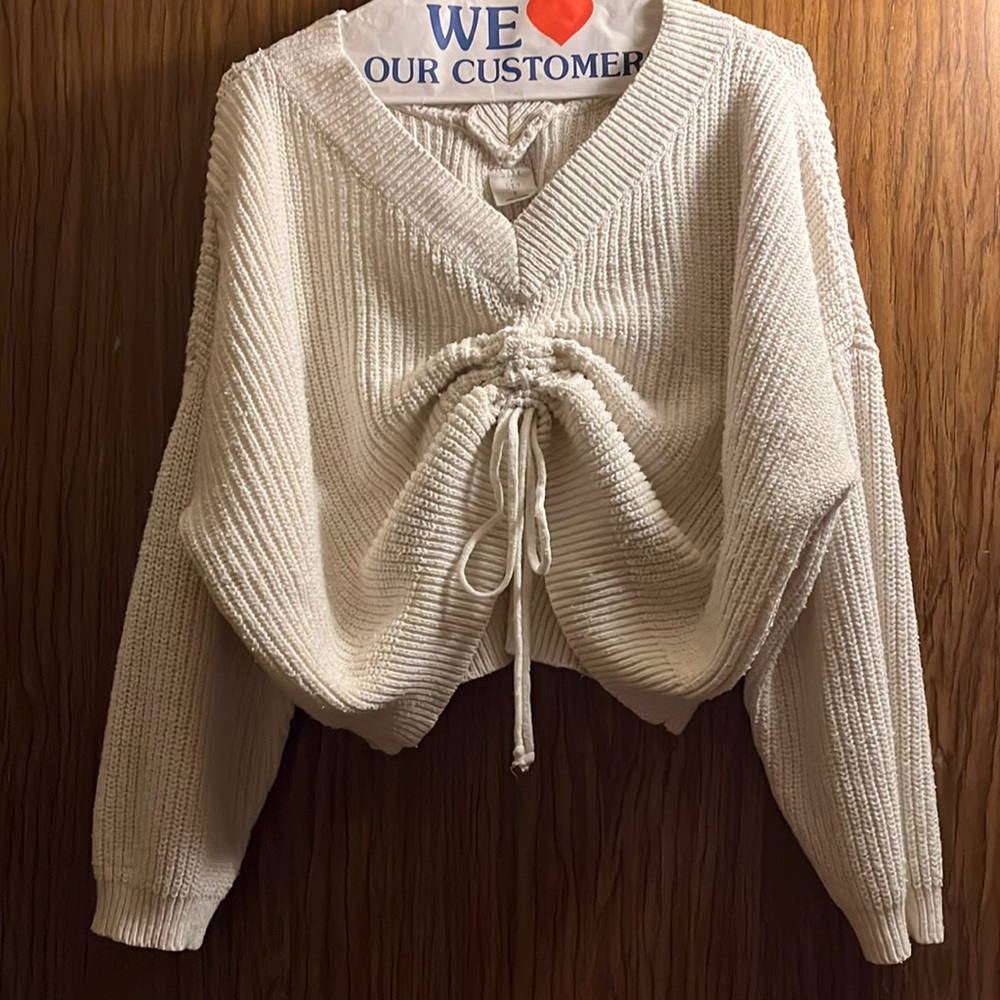 Cream crop knead sweater (Gently worn)